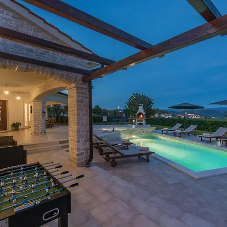 ヴィラ Melli ヴィジナダ